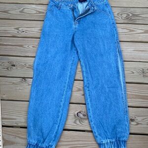 🍍DENIMCOLAB🍍JEANS🍍SLITS ON SIDES🍍JOGGER STYLE🍍SIZE LARGE🍍